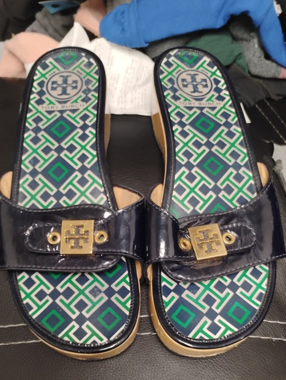 TORY BURCH DIXON NAVY & GREEN PATENT LOGO SLIDE SANDALS EXCELLENT CONDITION